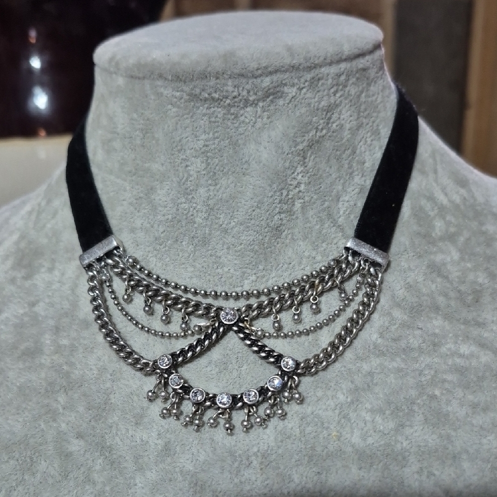 Elegant Silver and Black Chain Necklace